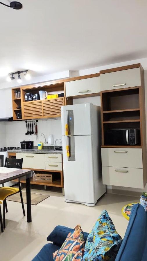 Apto Centro Ubatuba com Varanda Gourmet, Suíte e Piscina Exterior foto